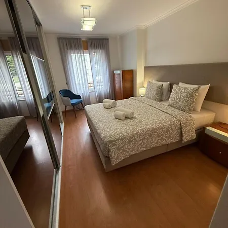 3br Family-sized Flat In Lumiar Lisboa
