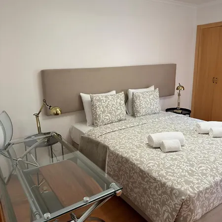 3br Family-sized Flat In Lumiar Apartment