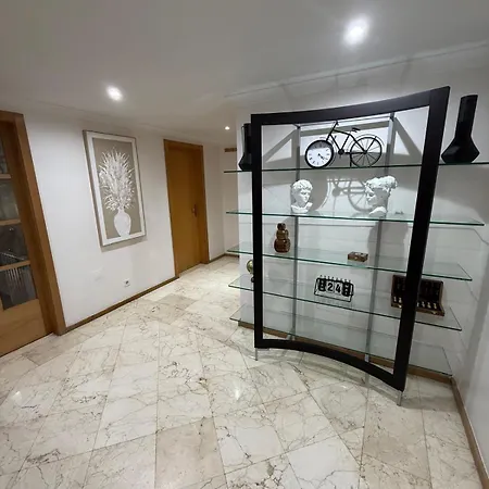Apartment 3br Family-sized Flat In Lumiar Lissabon