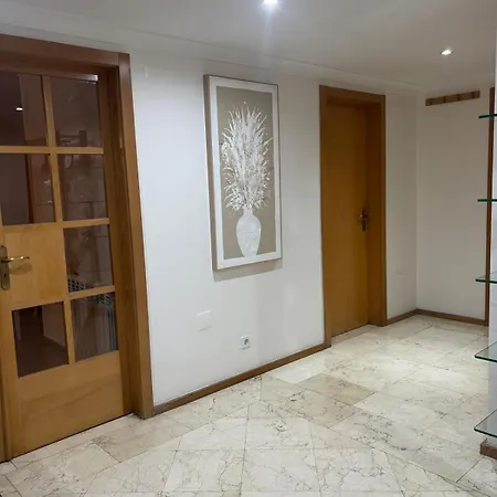 3br Family-sized Flat In Lumiar *