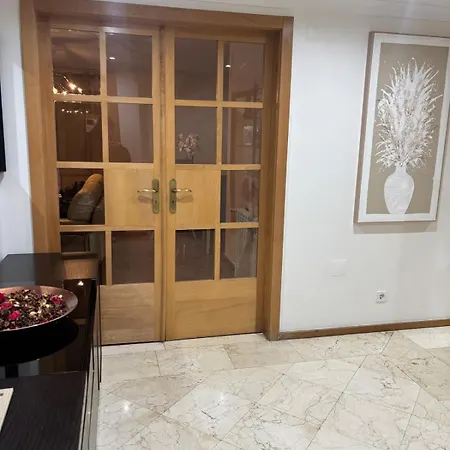 Apartment 3br Family-sized Flat In Lumiar Lisbon