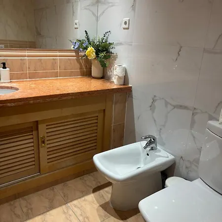 Apartment 3br Family-sized Flat In Lumiar *