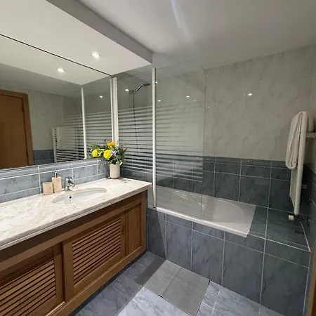 3br Family-sized Flat In Lumiar Lisbon