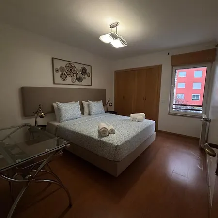 3br Family-sized Flat In Lumiar Lisbon